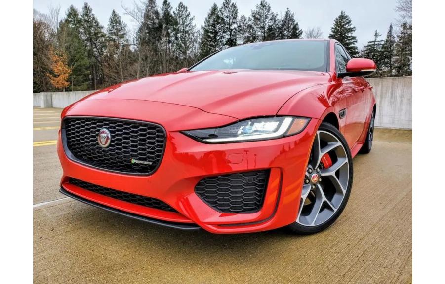 Artei întreținerii unui Jaguar