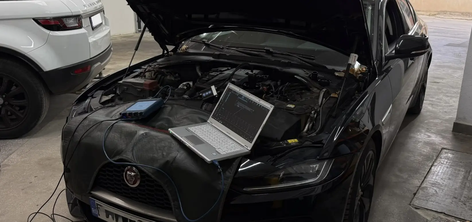 Distribuție uzată pe Jaguar XE P250, zgomot și cod P0017