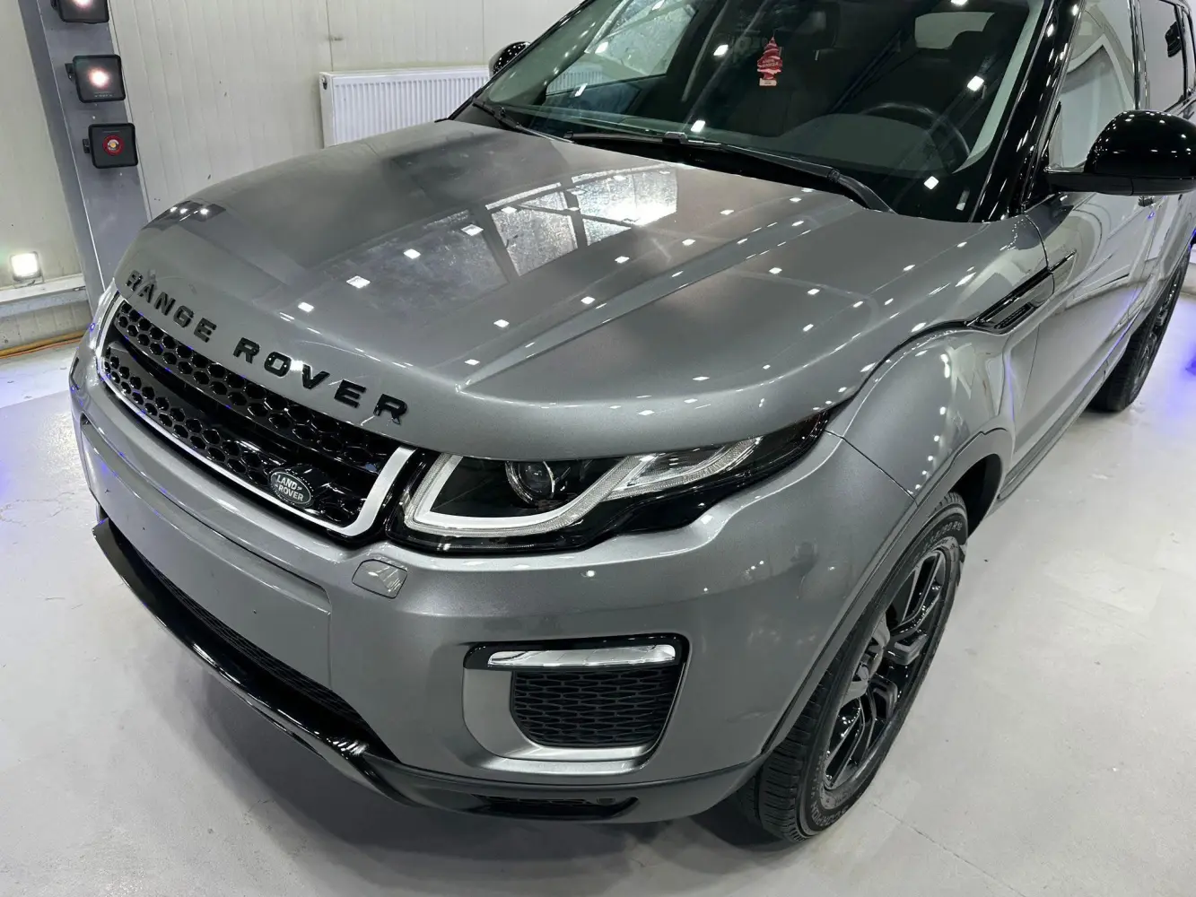 Range Rover Evoque, vedere din față
